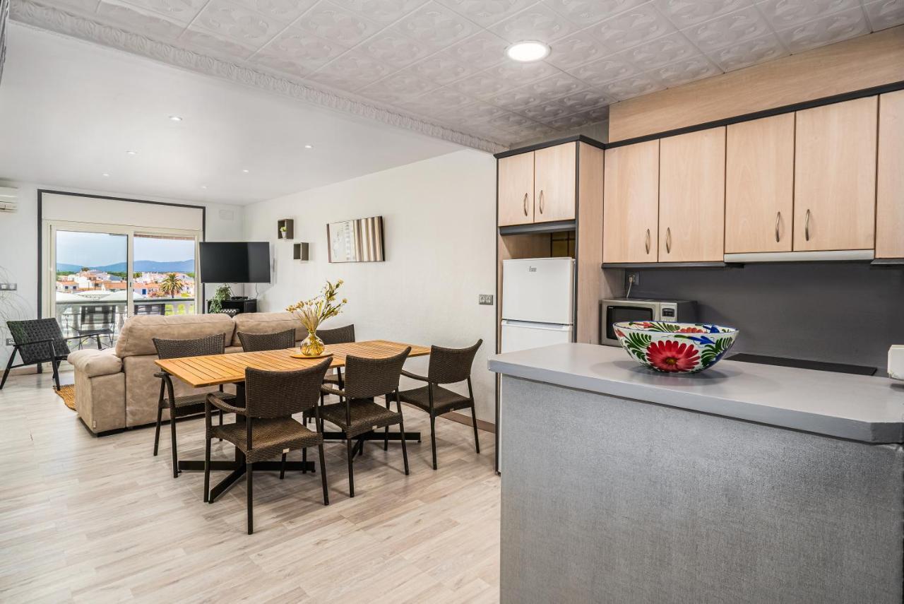 Welcs Apartamento 012 Emp En El Centro De Empuriabrava Exteriör bild